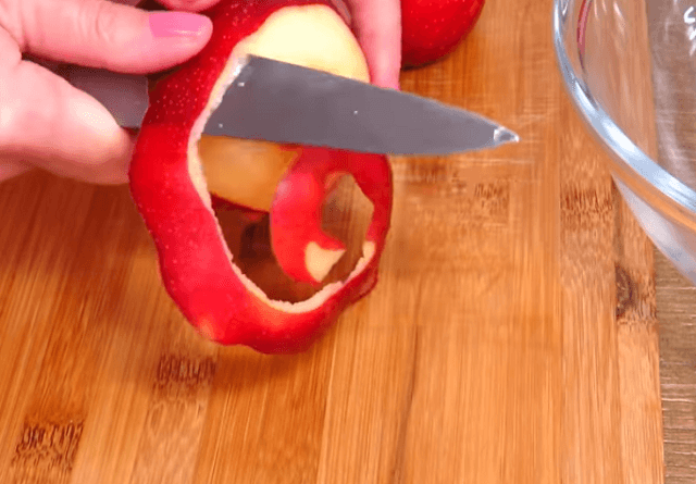 Шарлотка с яблоками в духовке - 6 простых и вкусных рецептов