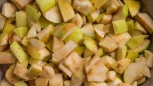 Как заменить кето-шарлотку яблоками