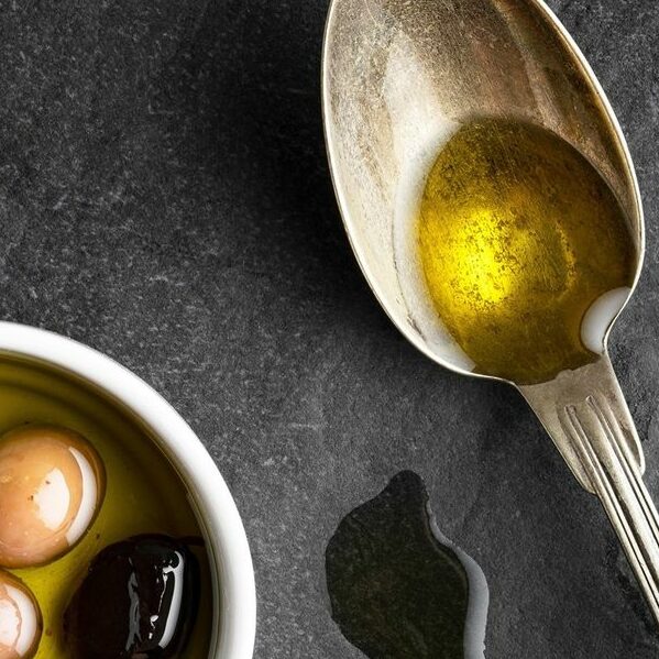 Столовая ложка оливкового масла