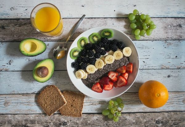 Легко соблюдать кето-диету с высоким содержанием жиров, можно ли есть клубнику, арбузы, малину и другие ягоды и фрукты?